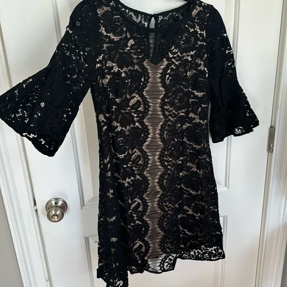 Gabby Skye Womens Lace Bell Sleeve Cocktail Dress Black 6 Gabby Skye Womens Lace Bell Sleeve Cocktail Dress Black 6